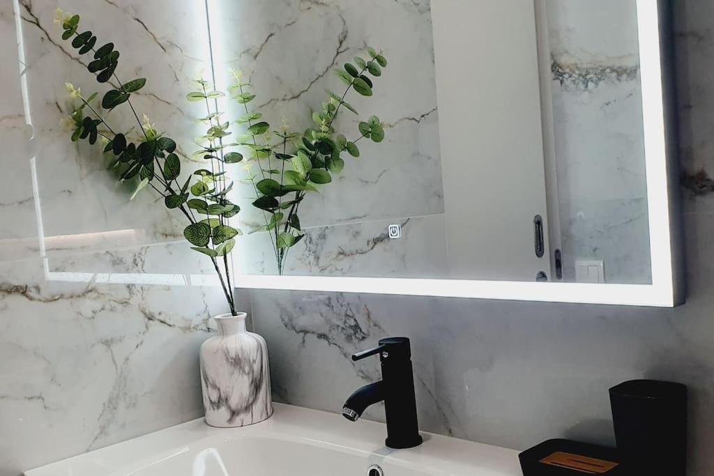 Lindo Apartamento Junto A Praia E A Marina De Vilamoura Com Piscina E Wi-Fi Quarteira Buitenkant foto